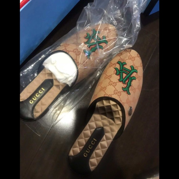 Gucci Other - gucci men original GG slipper with LA patch size 8